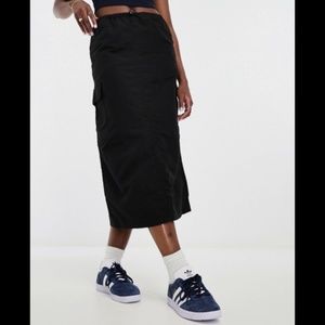VILA black cargo skirt - US 4/ EU 36